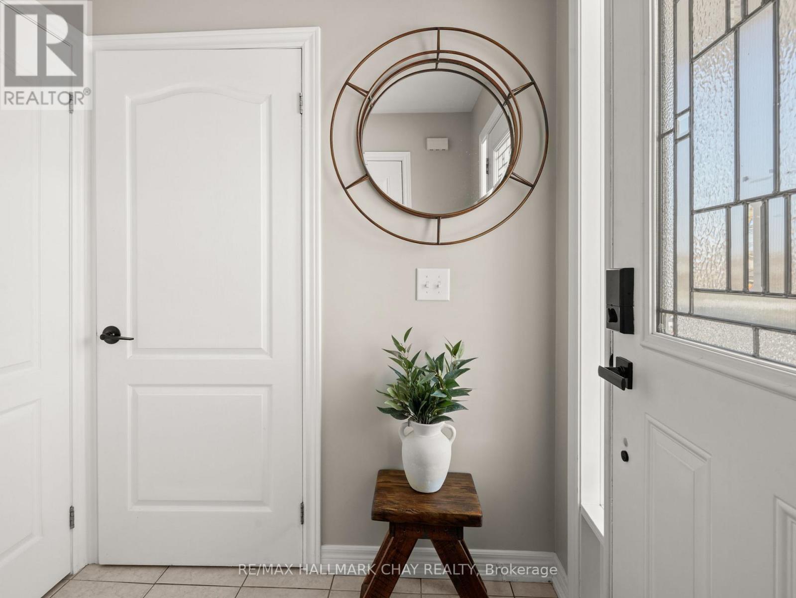 112 Pearl Drive, Orillia, Ontario  L3V 0A7 - Photo 6 - S12978312