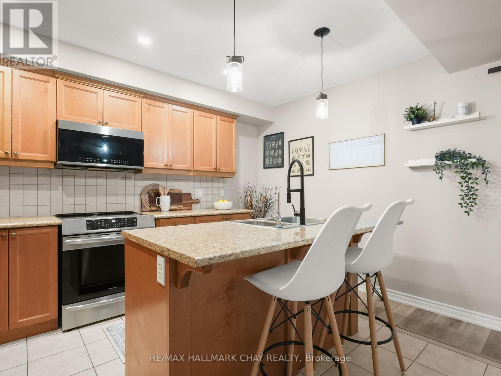 112 Pearl Drive, Orillia, Ontario  L3V 0A7 - Photo 7 - S12978312