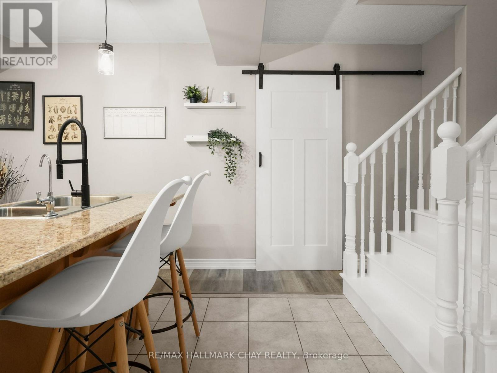 112 Pearl Drive, Orillia, Ontario  L3V 0A7 - Photo 8 - S12978312