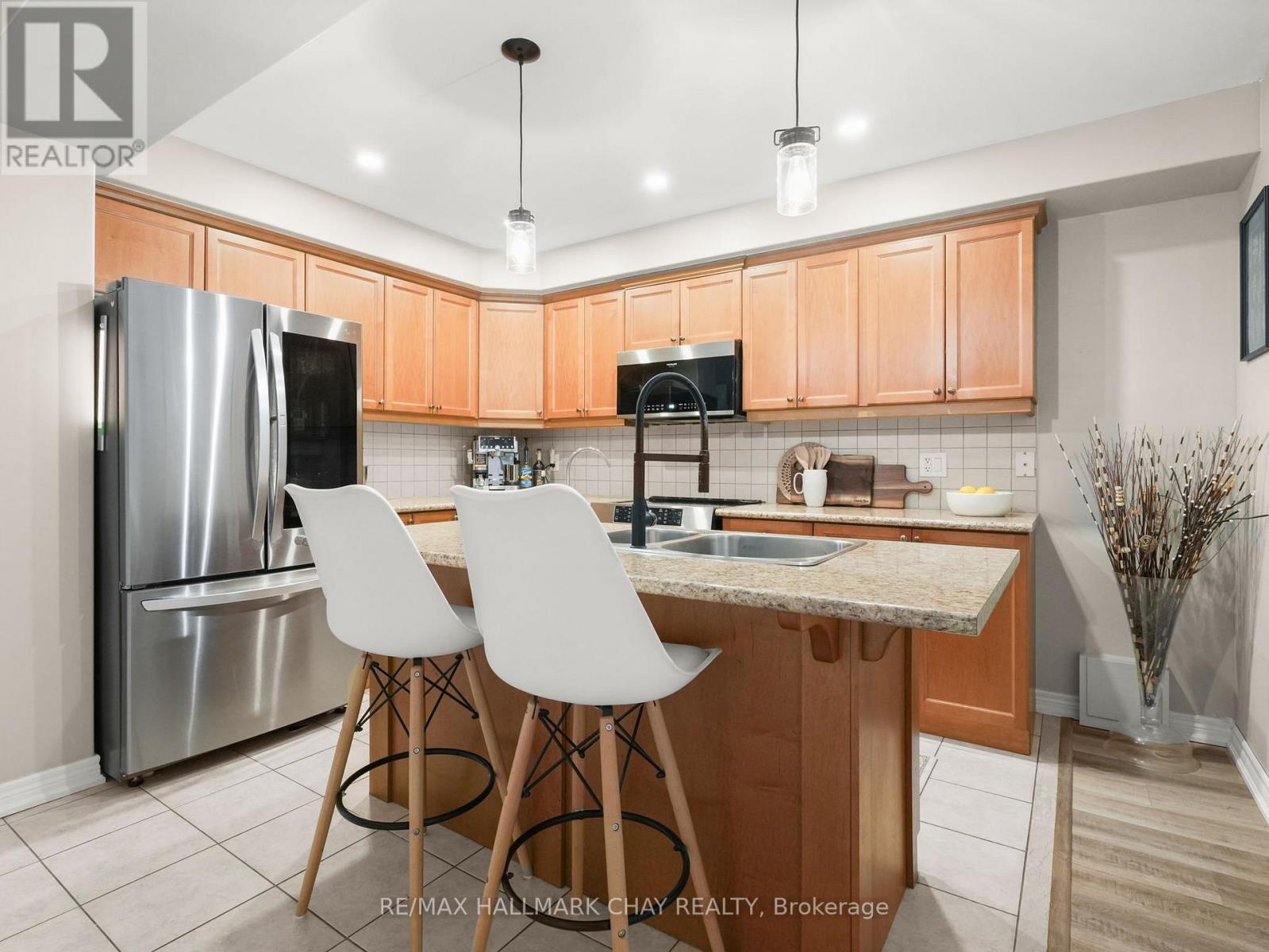 112 Pearl Drive, Orillia, Ontario  L3V 0A7 - Photo 9 - S12978312