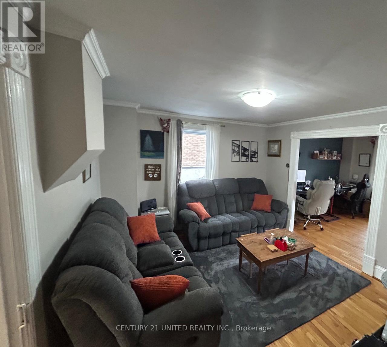 136 Robinson Street, Peterborough, Ontario  K9H 1G2 - Photo 10 - X12964242