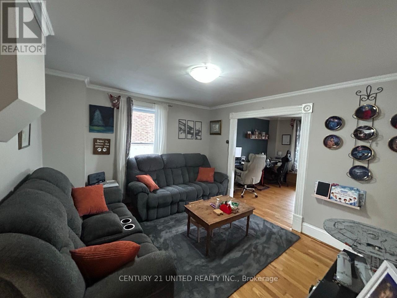136 Robinson Street, Peterborough, Ontario  K9H 1G2 - Photo 11 - X12964242