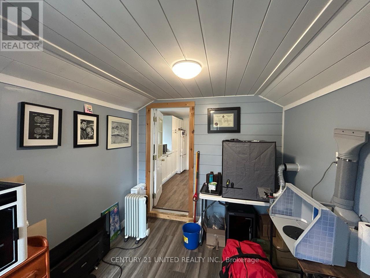 136 Robinson Street, Peterborough, Ontario  K9H 1G2 - Photo 17 - X12964242