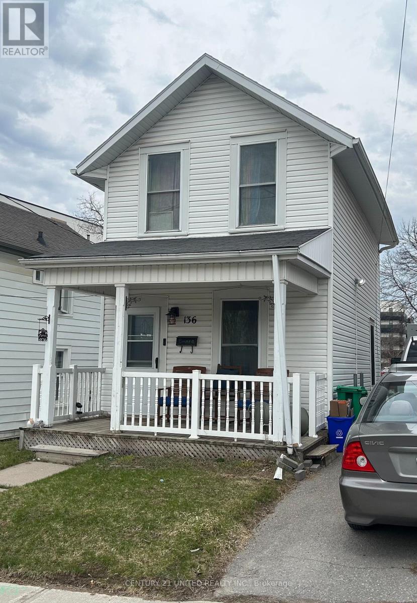 136 Robinson Street, Peterborough, Ontario  K9H 1G2 - Photo 2 - X12964242