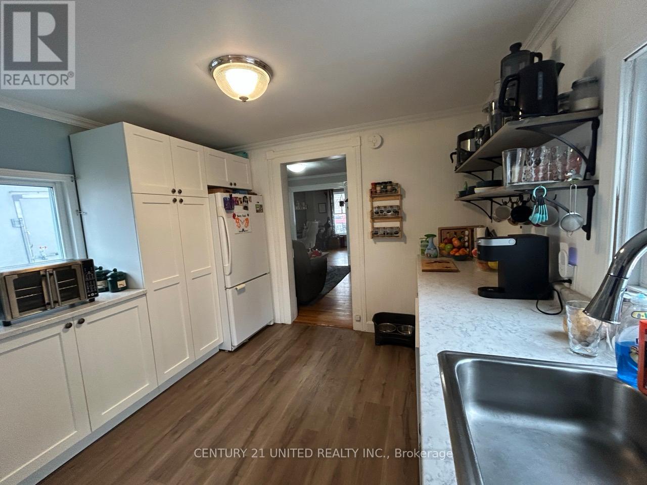 136 Robinson Street, Peterborough, Ontario  K9H 1G2 - Photo 15 - X12964242