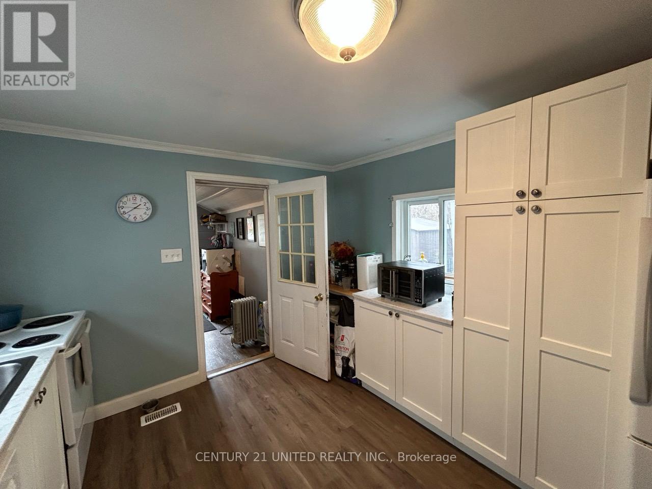 136 Robinson Street, Peterborough, Ontario  K9H 1G2 - Photo 14 - X12964242