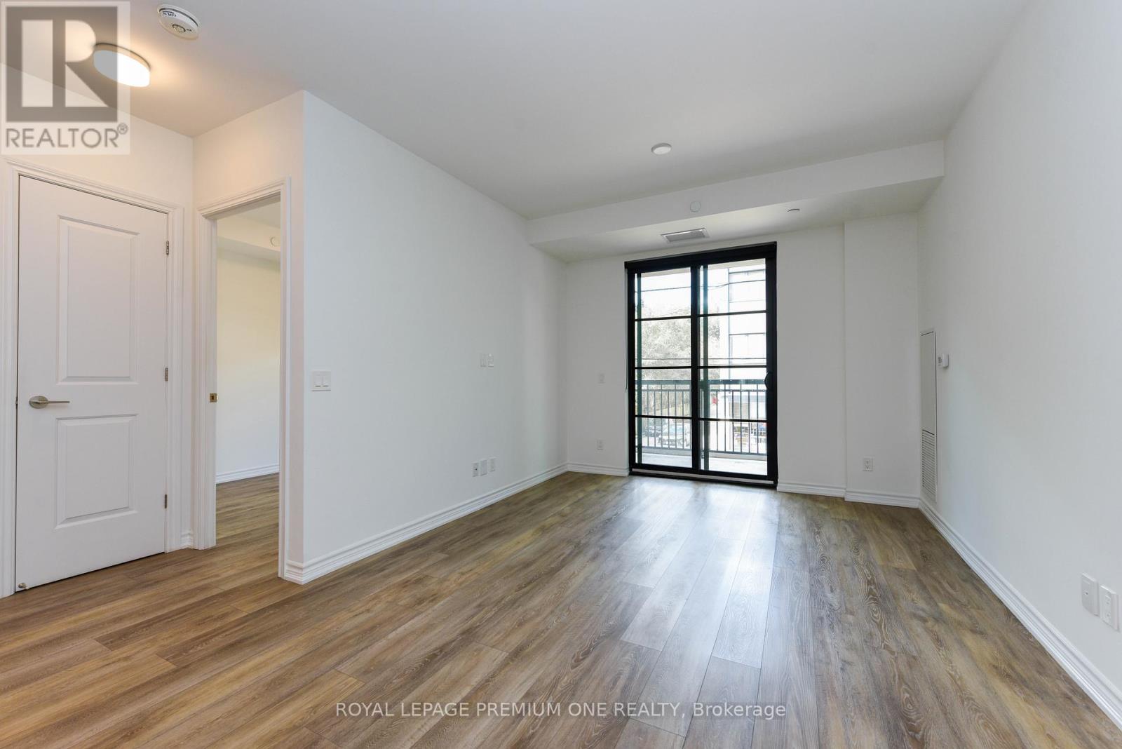 207 - 571 Prince Edward Drive N, Toronto, Ontario  M8X 0A1 - Photo 11 - W12978282