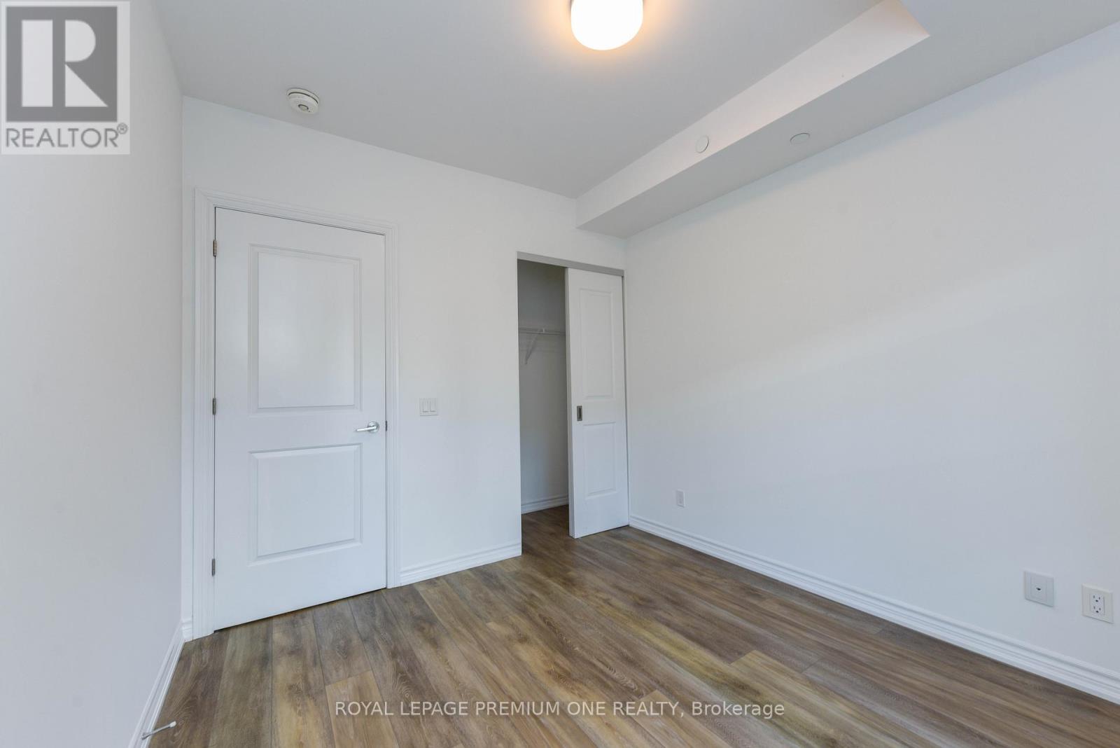 207 - 571 Prince Edward Drive N, Toronto, Ontario  M8X 0A1 - Photo 13 - W12978282