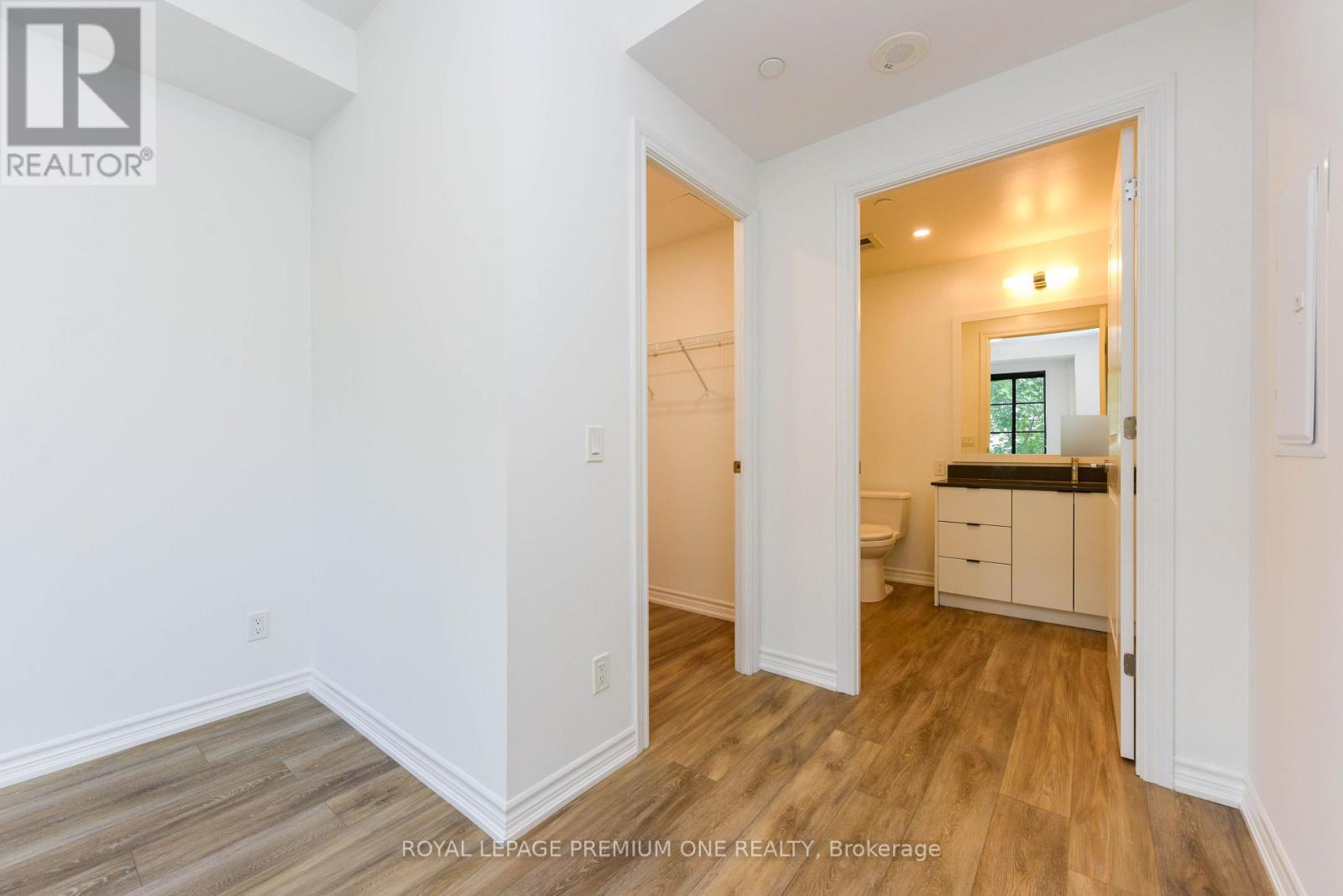 207 - 571 Prince Edward Drive N, Toronto, Ontario  M8X 0A1 - Photo 17 - W12978282