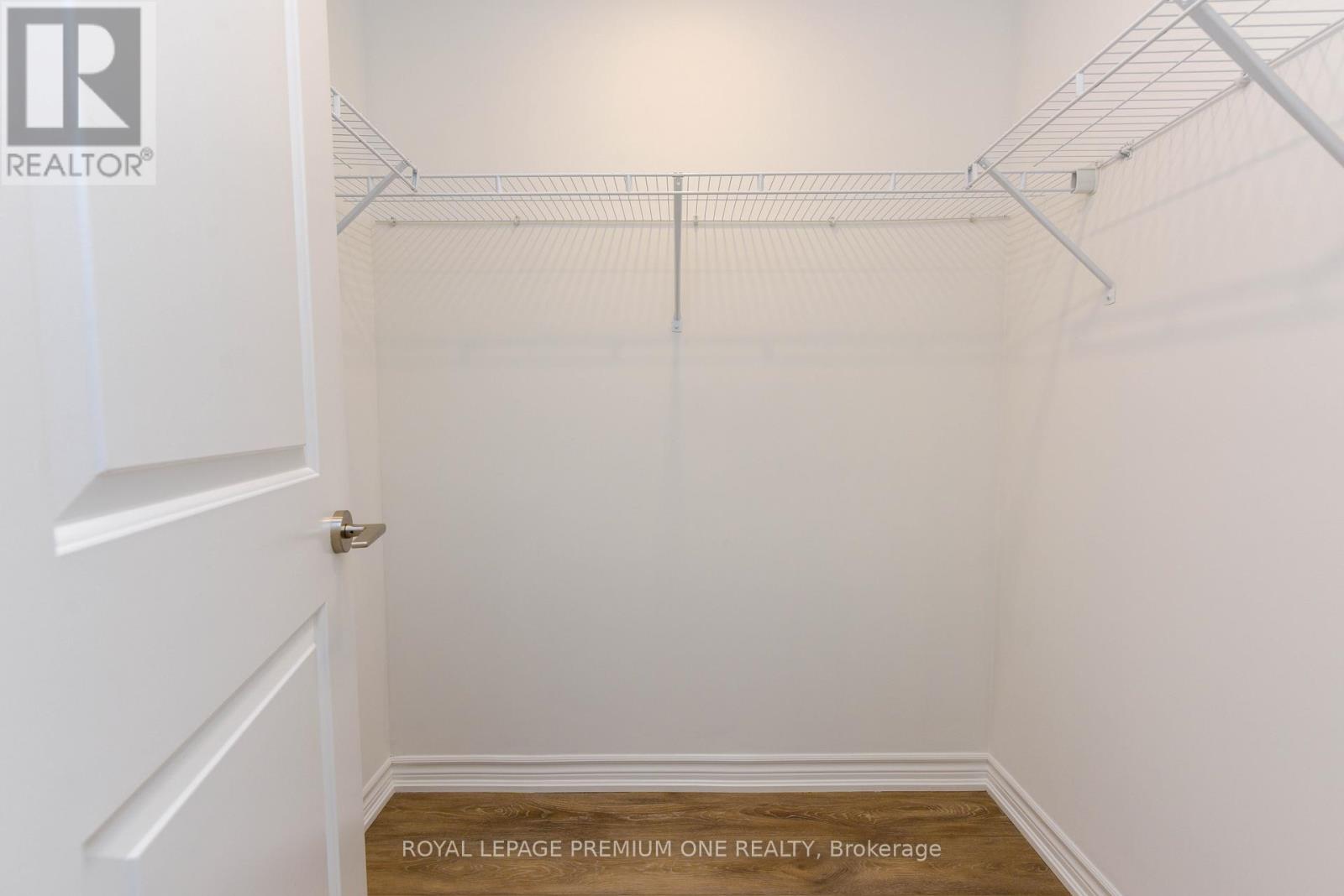 207 - 571 Prince Edward Drive N, Toronto, Ontario  M8X 0A1 - Photo 19 - W12978282