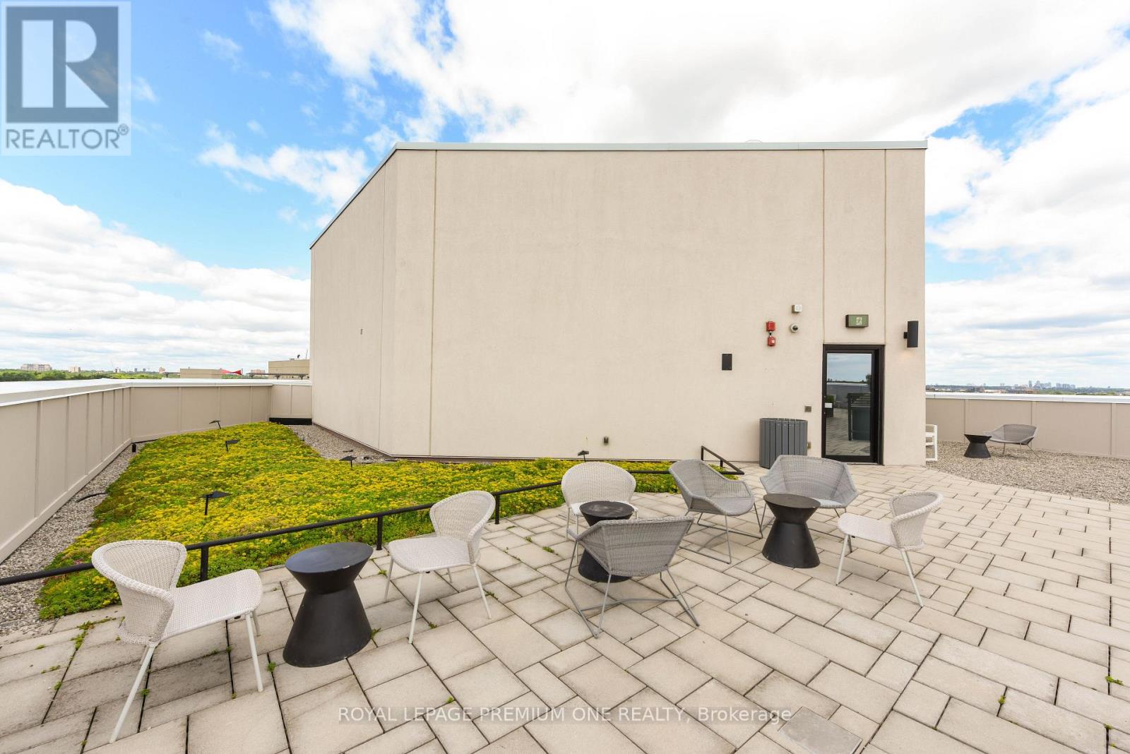 207 - 571 Prince Edward Drive N, Toronto, Ontario  M8X 0A1 - Photo 23 - W12978282