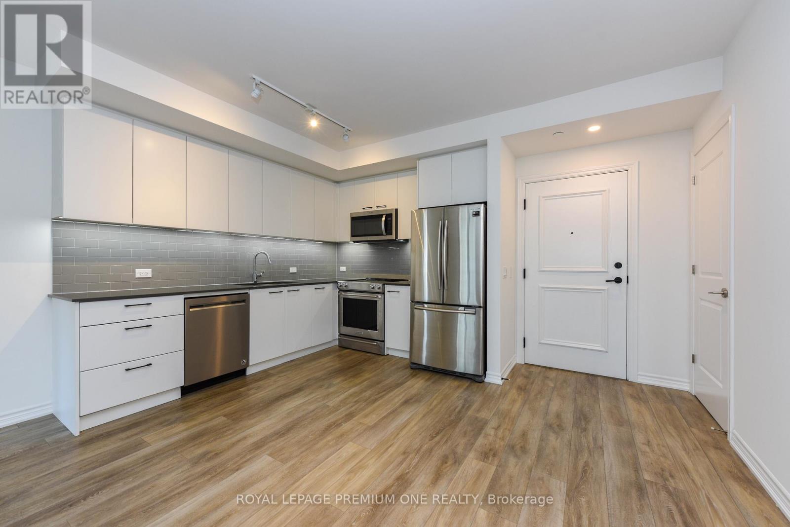 207 - 571 Prince Edward Drive N, Toronto, Ontario  M8X 0A1 - Photo 7 - W12978282