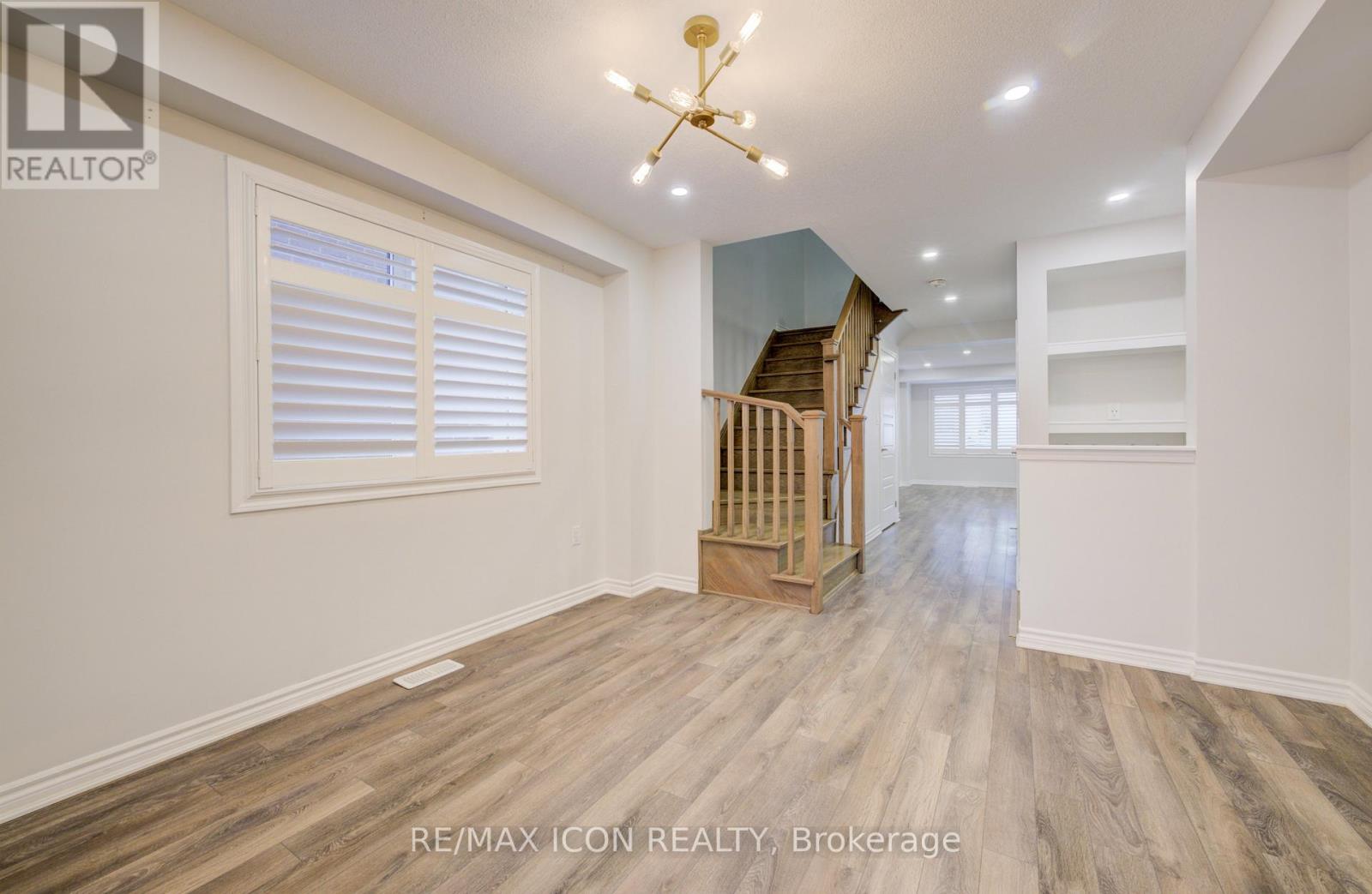 302 Jean Landing, Milton, Ontario  L9E 1C6 - Photo 4 - W12978318