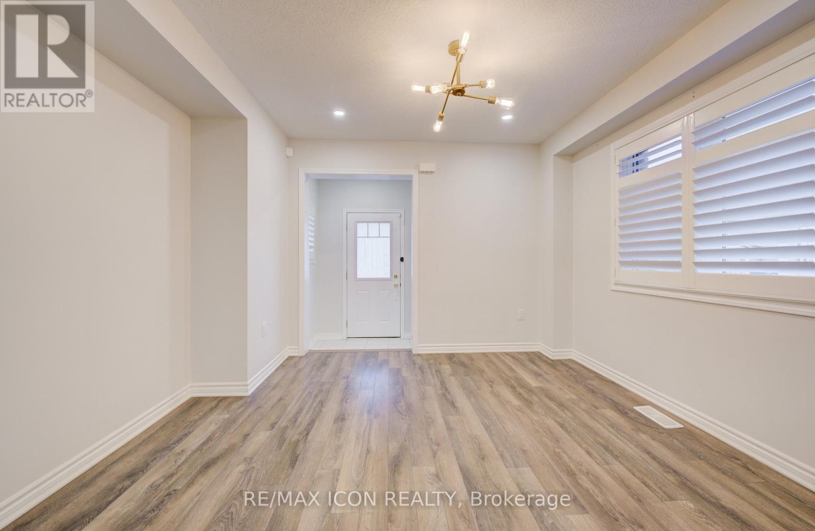 302 Jean Landing, Milton, Ontario  L9E 1C6 - Photo 5 - W12978318