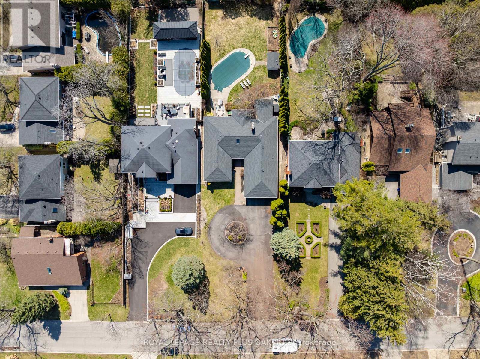 258 Shoreacres Road, Burlington, Ontario  L7L 2H4 - Photo 3 - W12978344