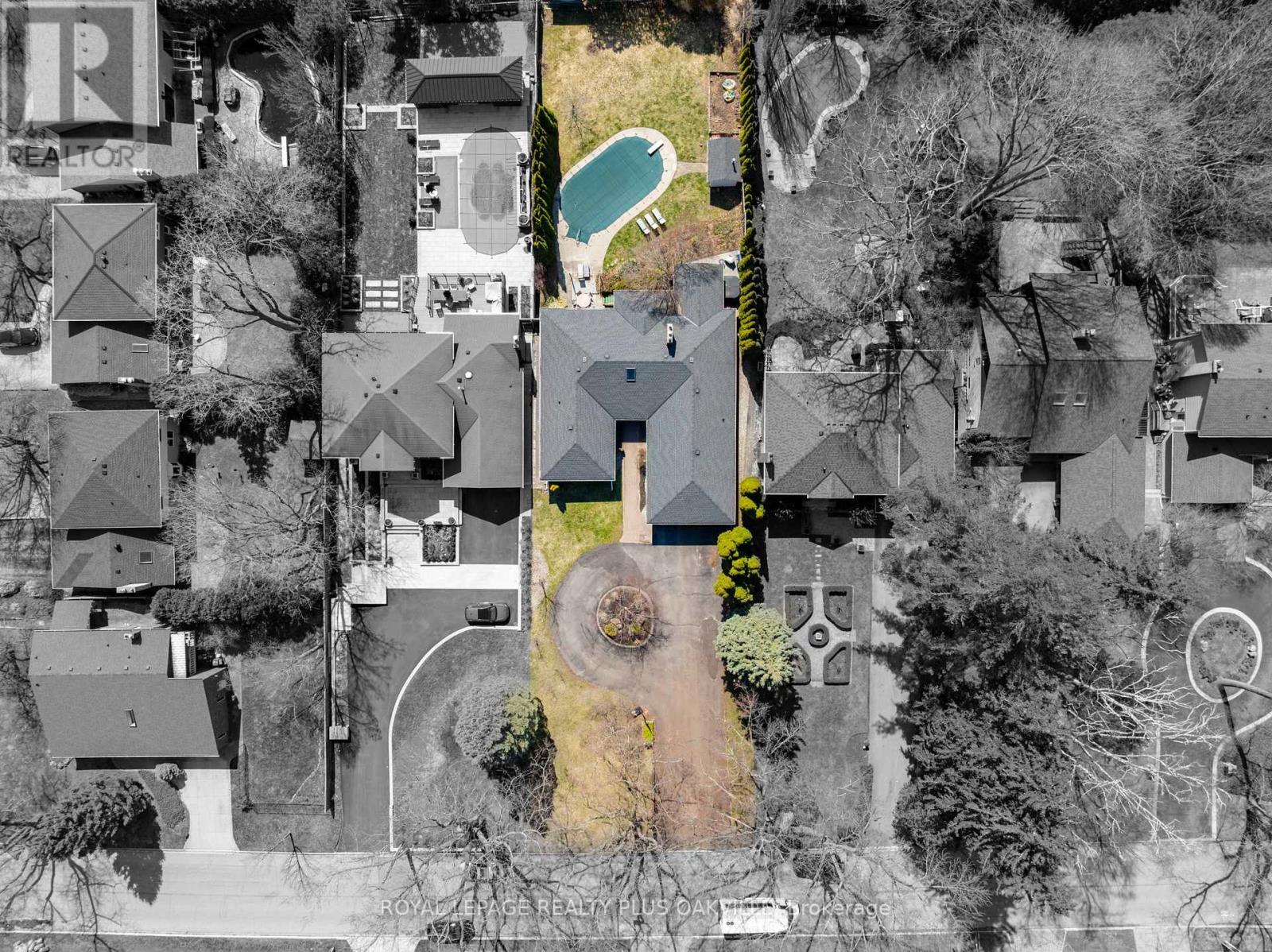 258 Shoreacres Road, Burlington, Ontario  L7L 2H4 - Photo 4 - W12978344