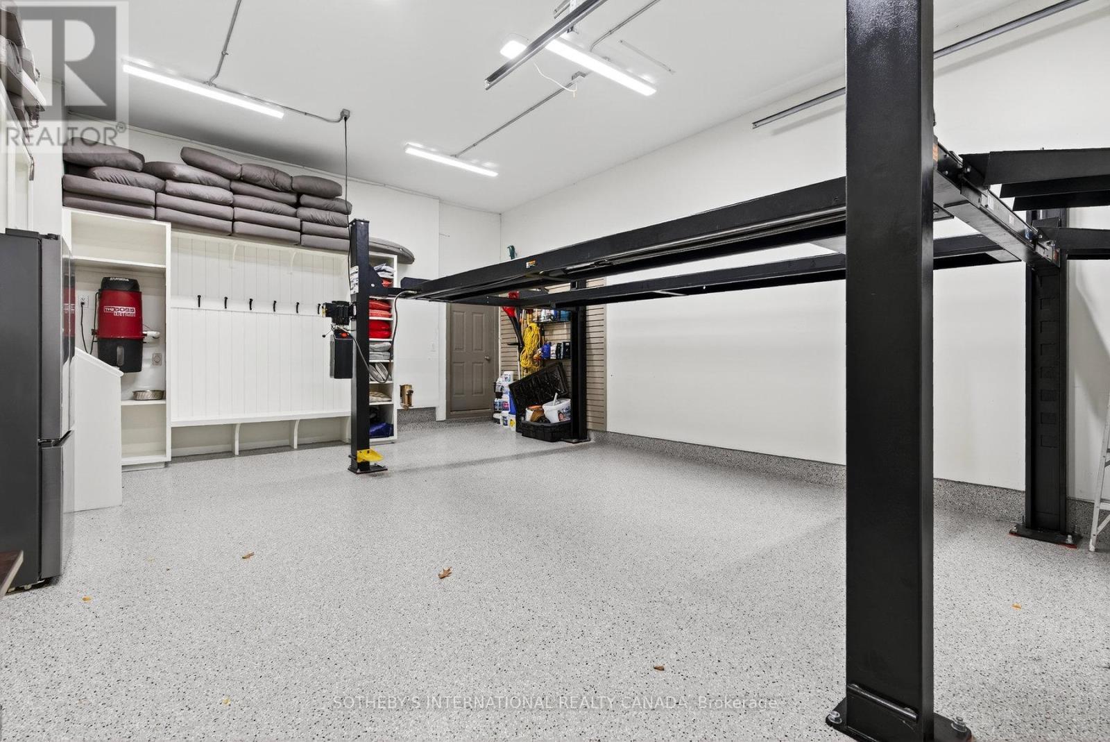 172 Boxley Road, Burlington, Ontario  L7L 4S6 - Photo 41 - W12978348