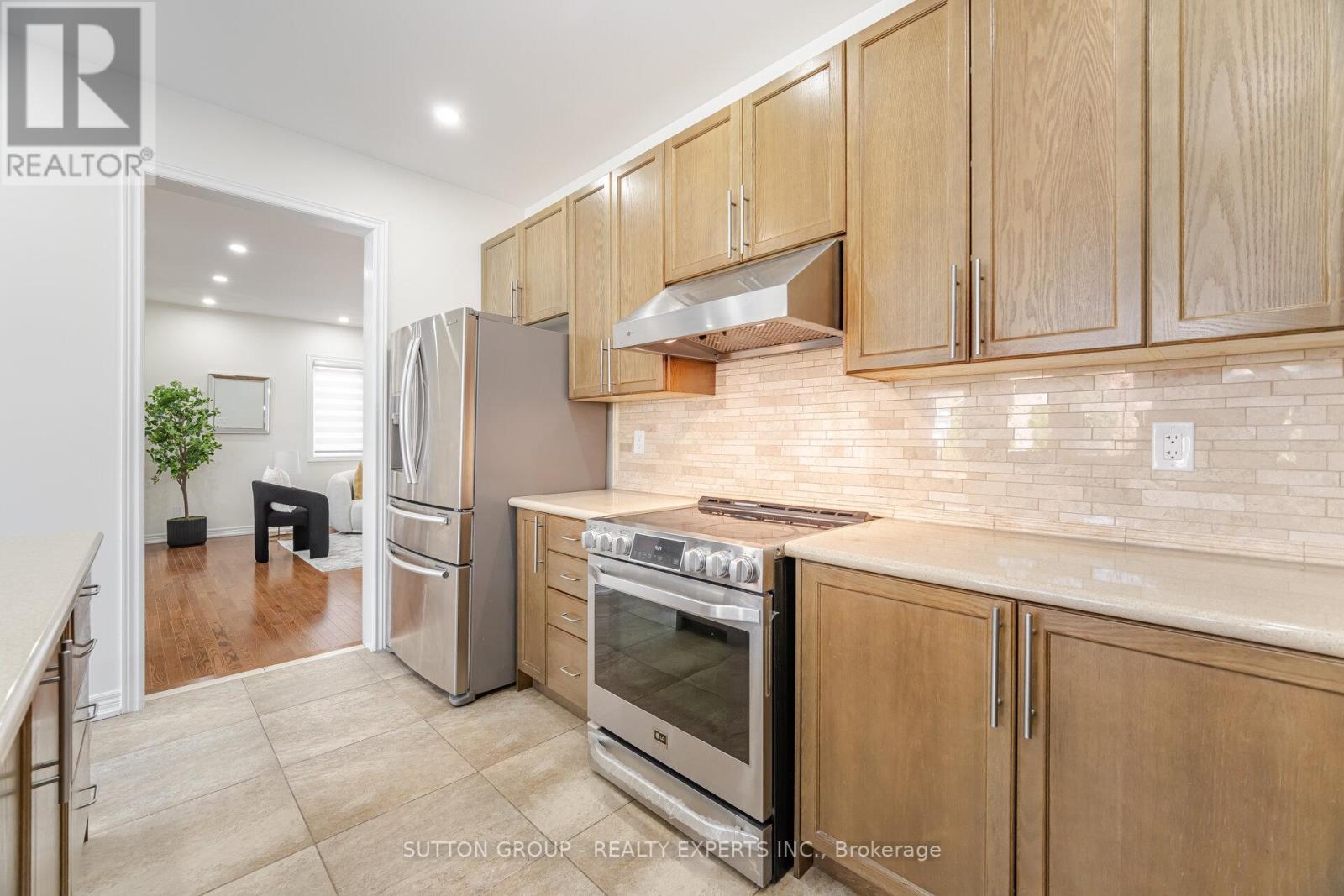 Upper - 5 Freedom Oaks Trail, Brampton, Ontario  L6P 3L1 - Photo 12 - W12978360
