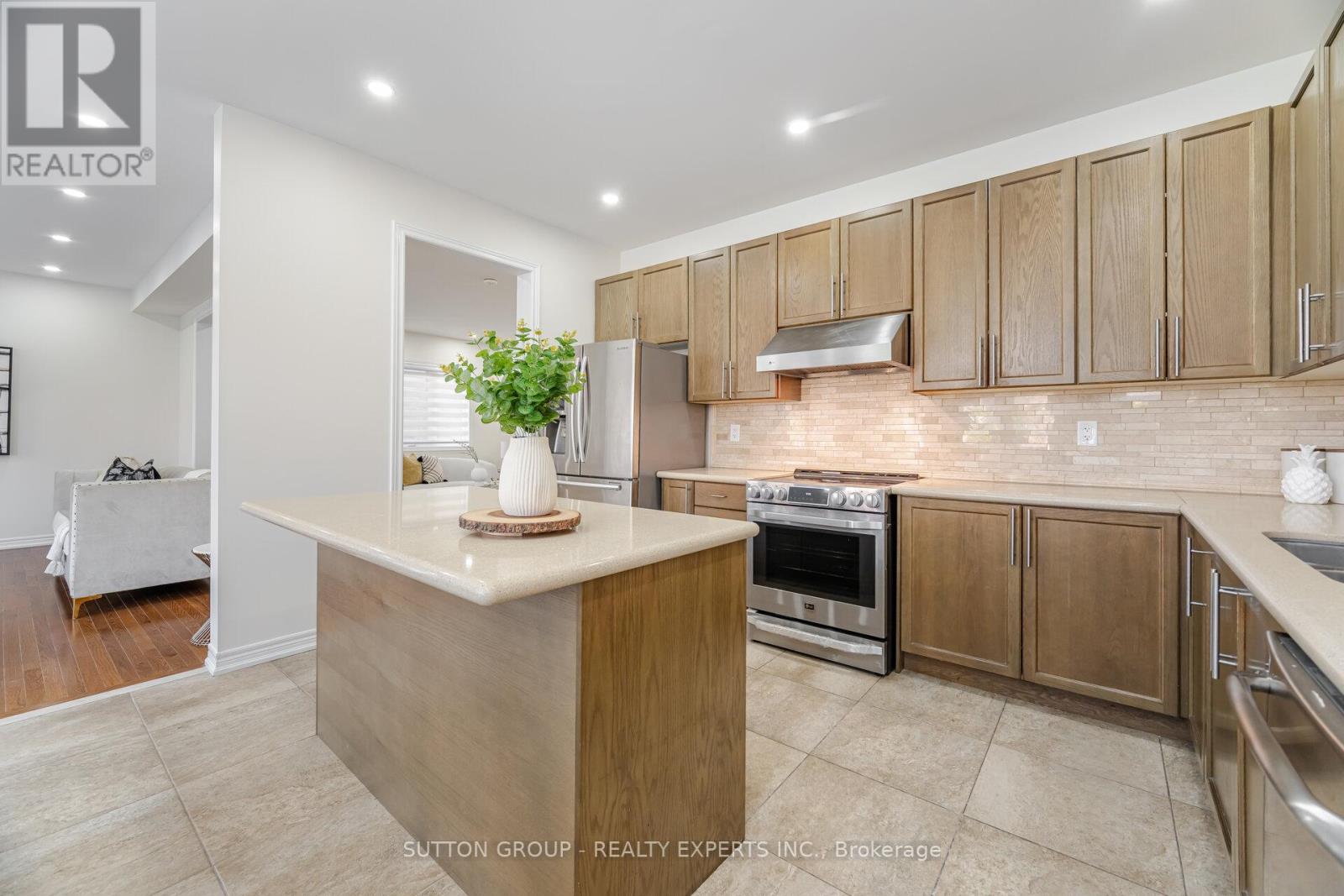 Upper - 5 Freedom Oaks Trail, Brampton, Ontario  L6P 3L1 - Photo 14 - W12978360