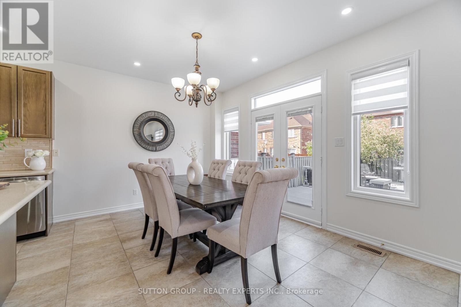 Upper - 5 Freedom Oaks Trail, Brampton, Ontario  L6P 3L1 - Photo 16 - W12978360