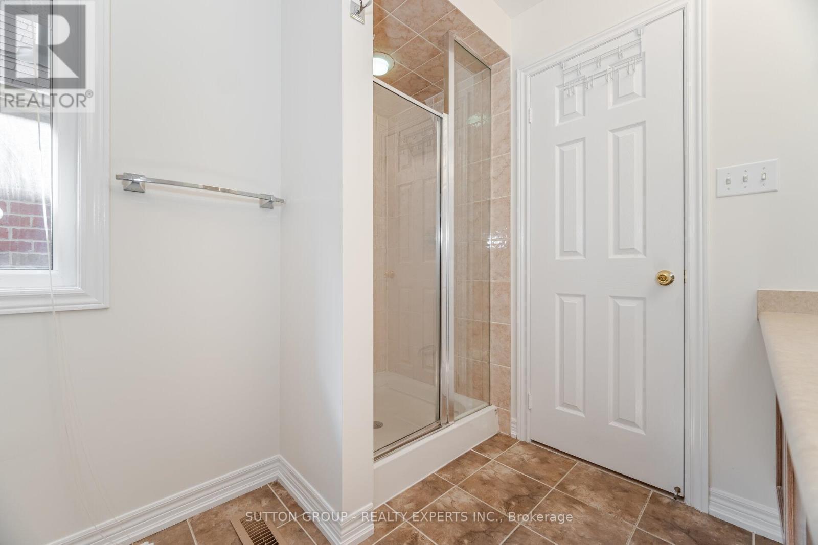 Upper - 5 Freedom Oaks Trail, Brampton, Ontario  L6P 3L1 - Photo 31 - W12978360