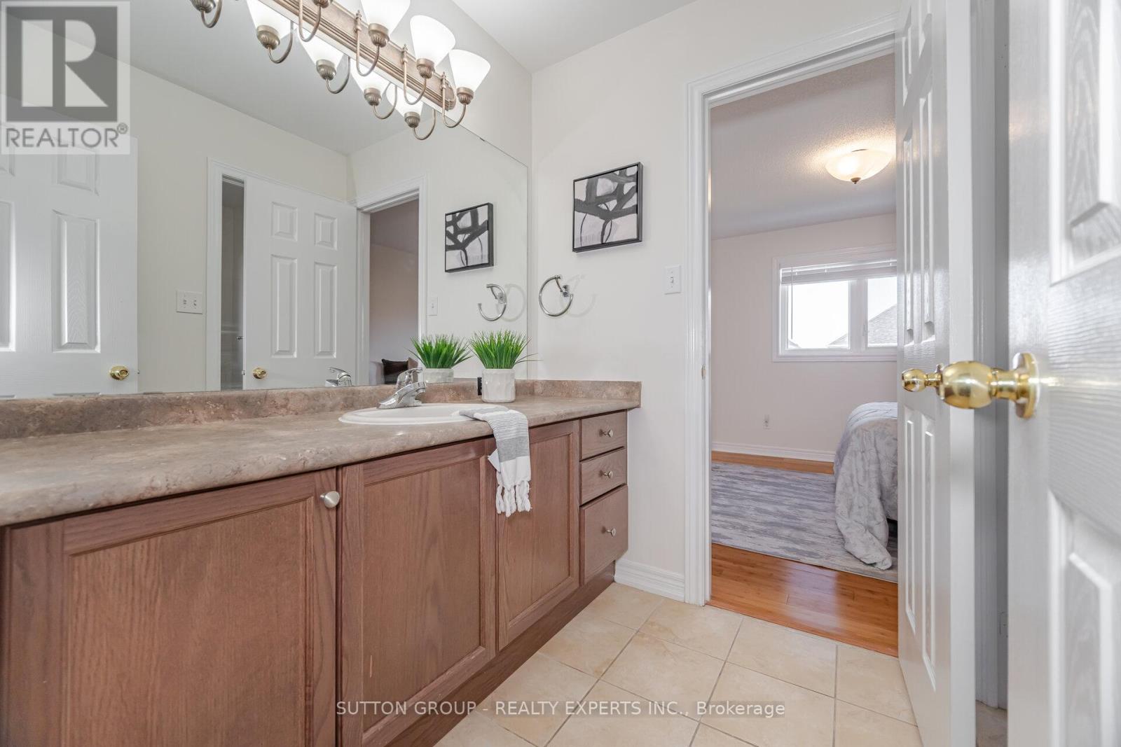 Upper - 5 Freedom Oaks Trail, Brampton, Ontario  L6P 3L1 - Photo 36 - W12978360