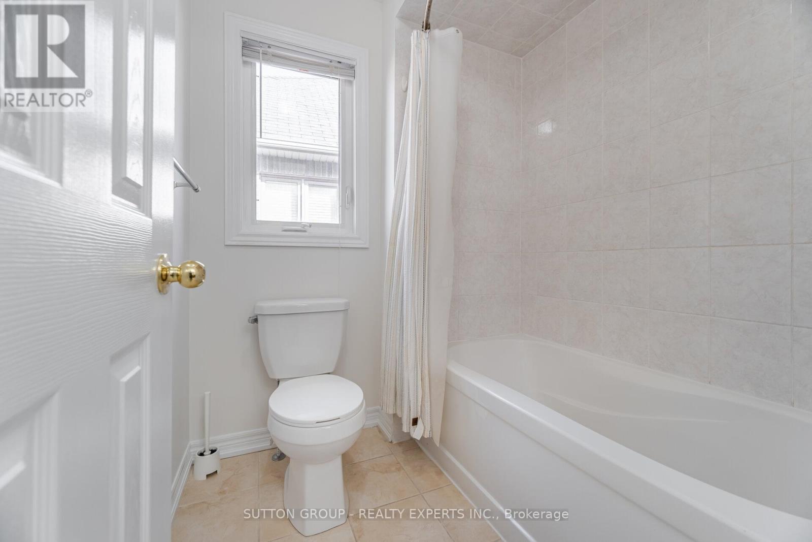 Upper - 5 Freedom Oaks Trail, Brampton, Ontario  L6P 3L1 - Photo 37 - W12978360