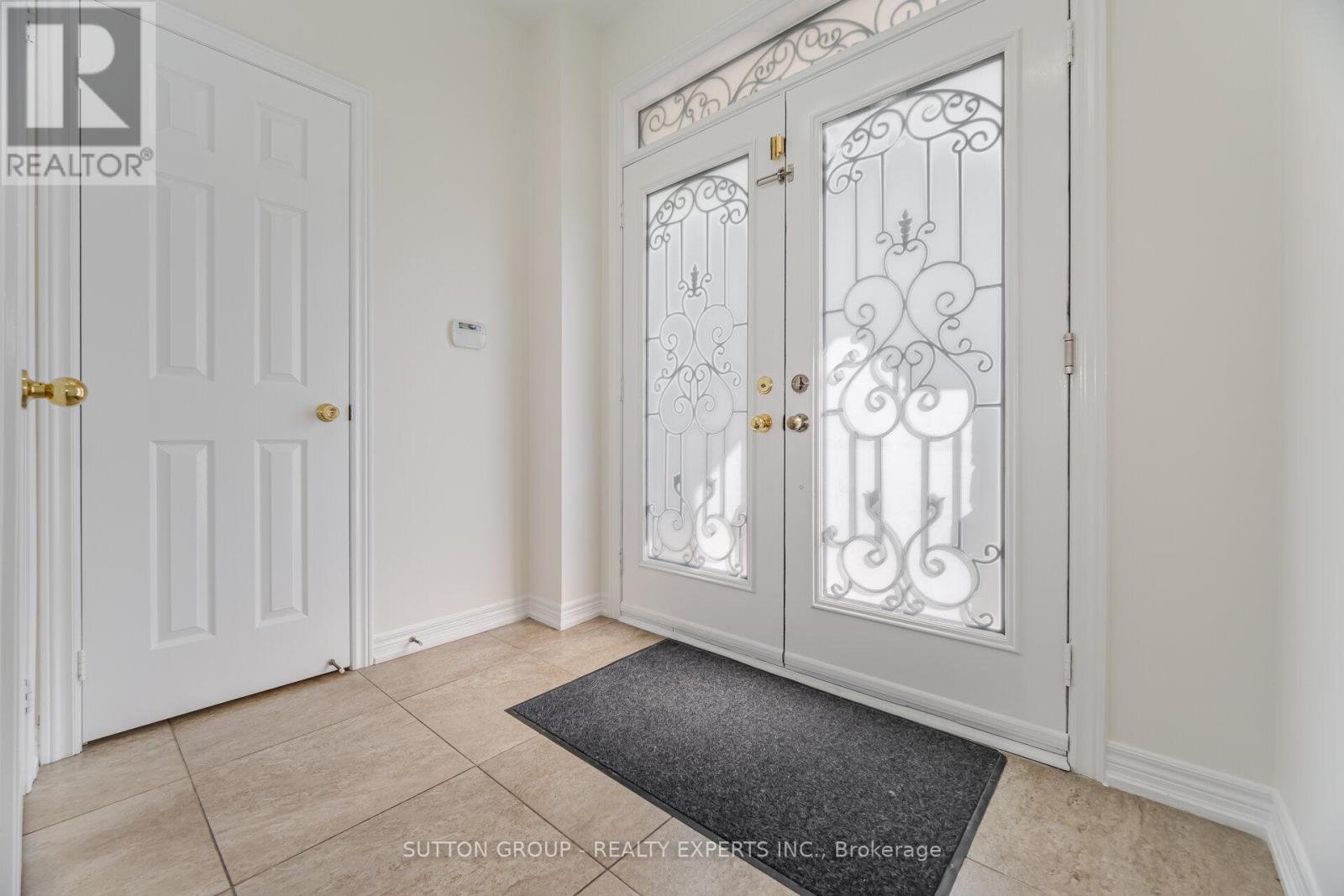 Upper - 5 Freedom Oaks Trail, Brampton, Ontario  L6P 3L1 - Photo 4 - W12978360