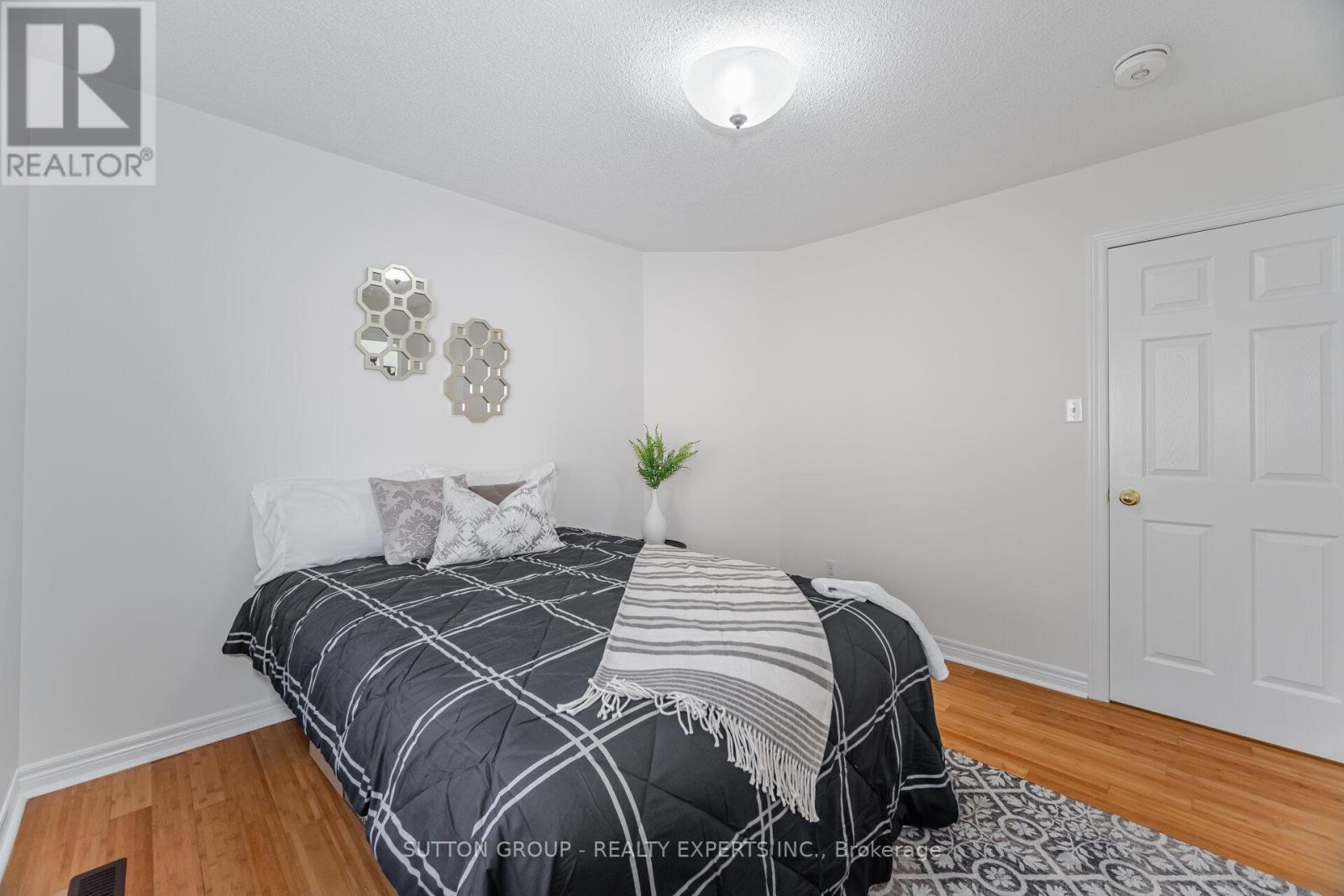Upper - 5 Freedom Oaks Trail, Brampton, Ontario  L6P 3L1 - Photo 40 - W12978360