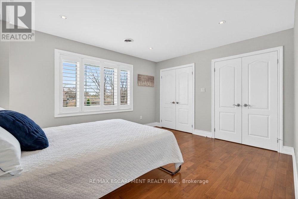 1374 Secord Avenue, Oakville, Ontario  L6L 2L1 - Photo 16 - W12978376