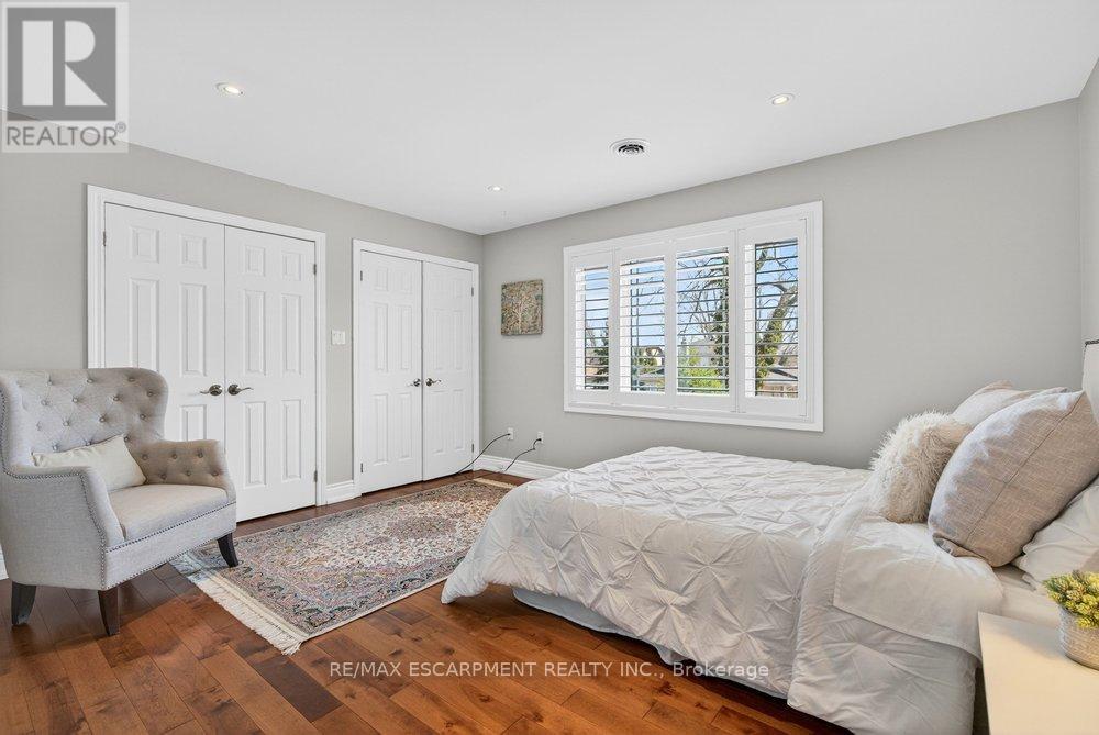 1374 Secord Avenue, Oakville, Ontario  L6L 2L1 - Photo 17 - W12978376