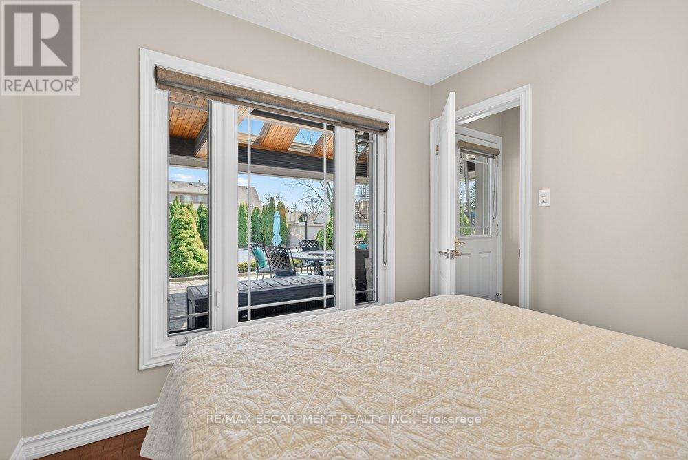 1374 Secord Avenue, Oakville, Ontario  L6L 2L1 - Photo 21 - W12978376