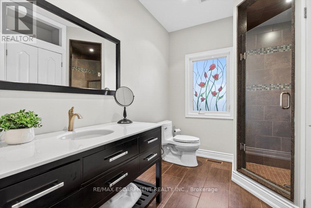 1374 Secord Avenue, Oakville, Ontario  L6L 2L1 - Photo 23 - W12978376