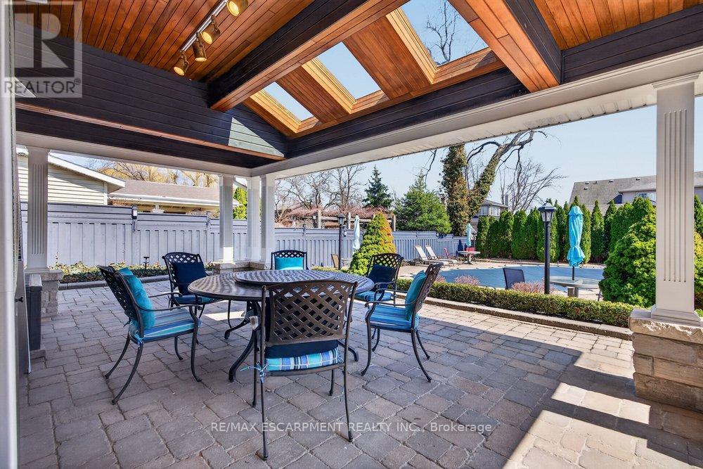 1374 Secord Avenue, Oakville, Ontario  L6L 2L1 - Photo 28 - W12978376