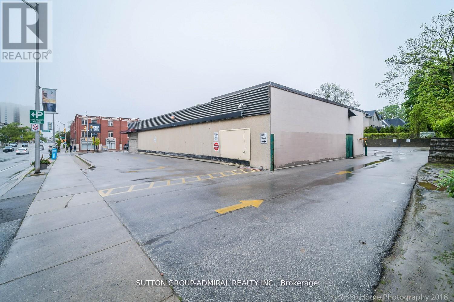 104 Lakeshore Road W, Oakville, Ontario  L6K 1E3 - Photo 8 - W12978382