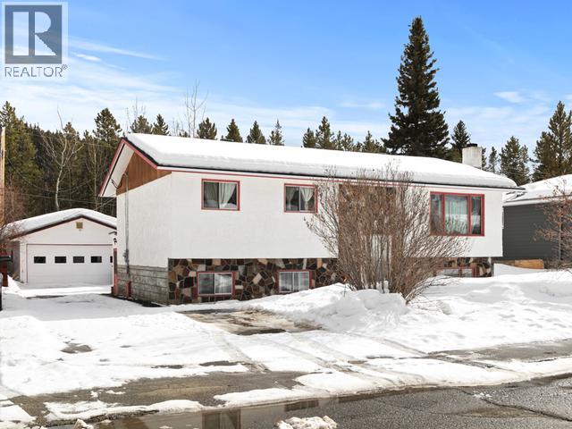 47 Pelly Road, Whitehorse, Yukon  Y1A 4L9 - Photo 2 - 17163