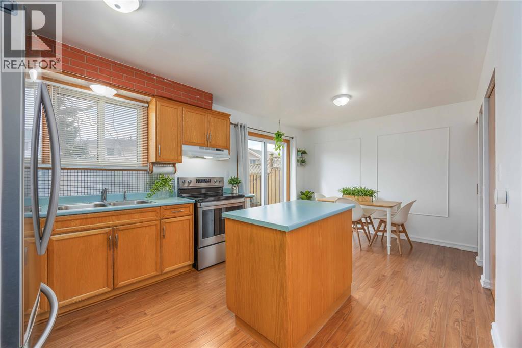 639 Stacy Court, Sarnia, Ontario  N7S 4M5 - Photo 5 - 26007687