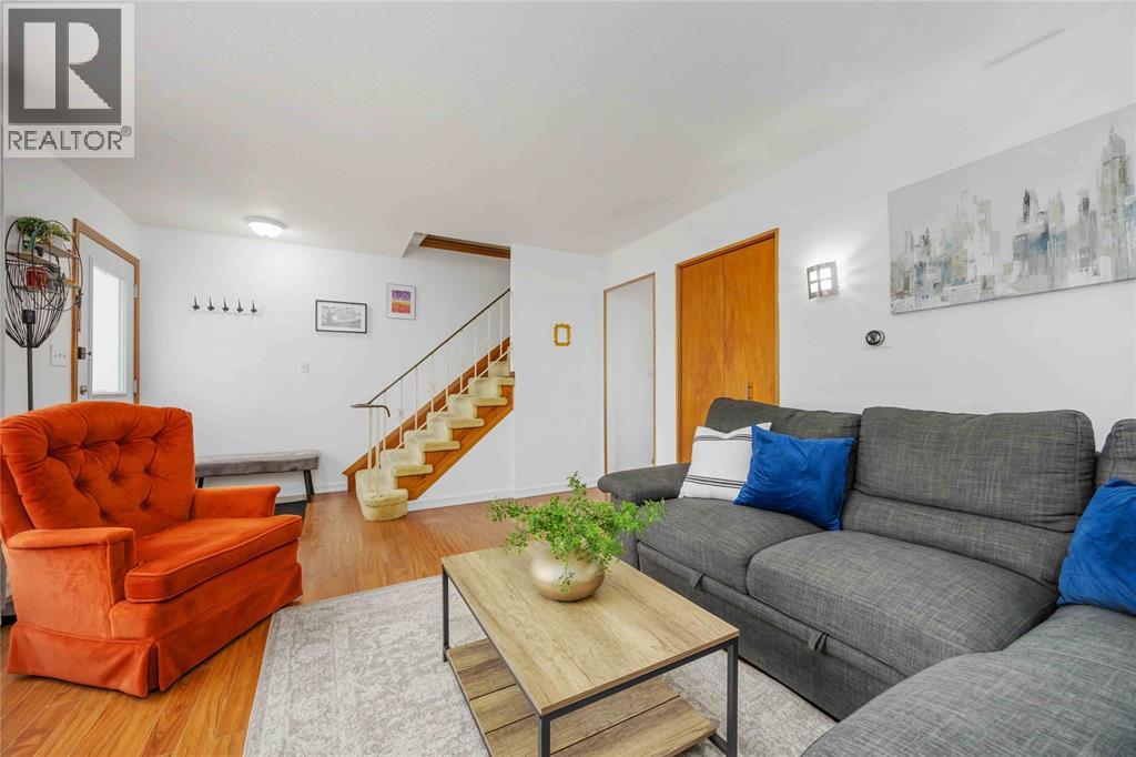 639 Stacy Court, Sarnia, Ontario  N7S 4M5 - Photo 4 - 26007687