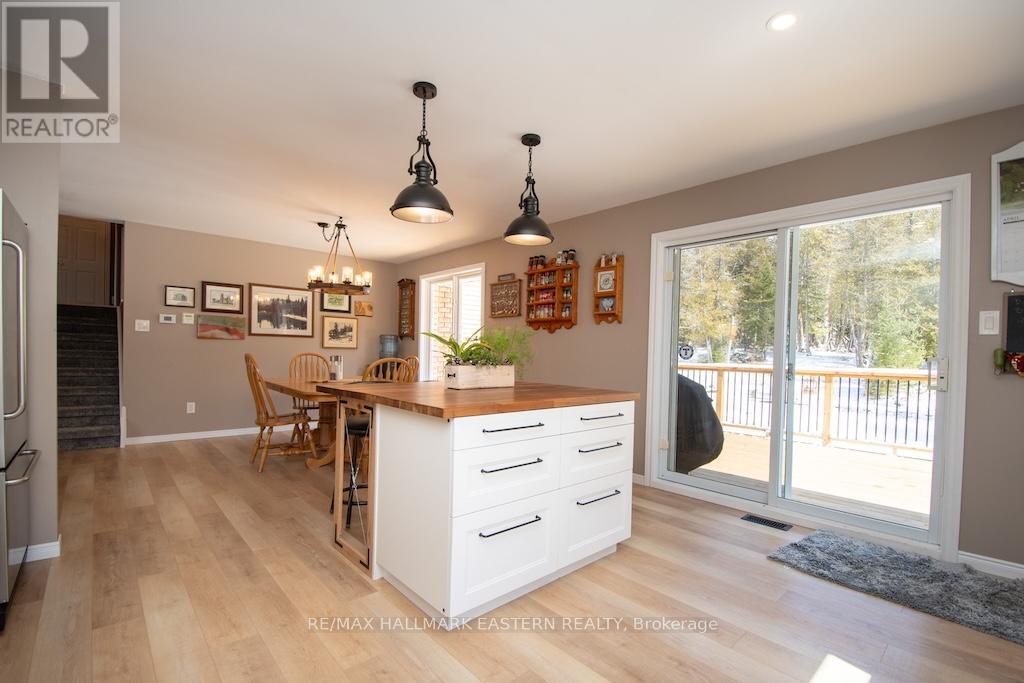 1079 Rock Road, Douro-Dummer, Ontario  K0L 3A0 - Photo 14 - X12978708