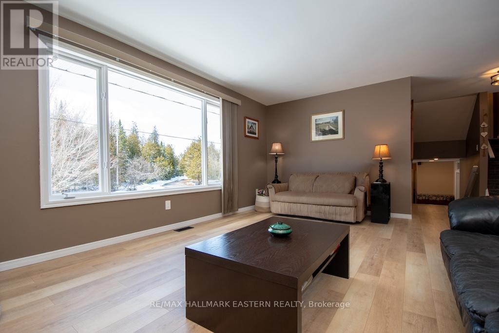 1079 Rock Road, Douro-Dummer, Ontario  K0L 3A0 - Photo 5 - X12978708