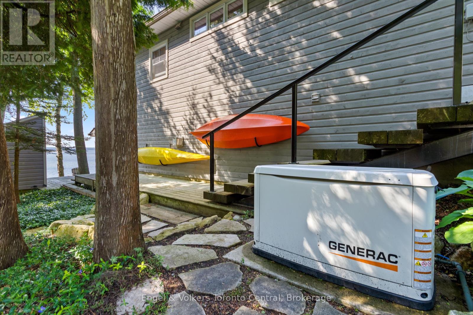 54 William Street, Northern Bruce Peninsula, Ontario  N0H 1W0 - Photo 32 - X12978438