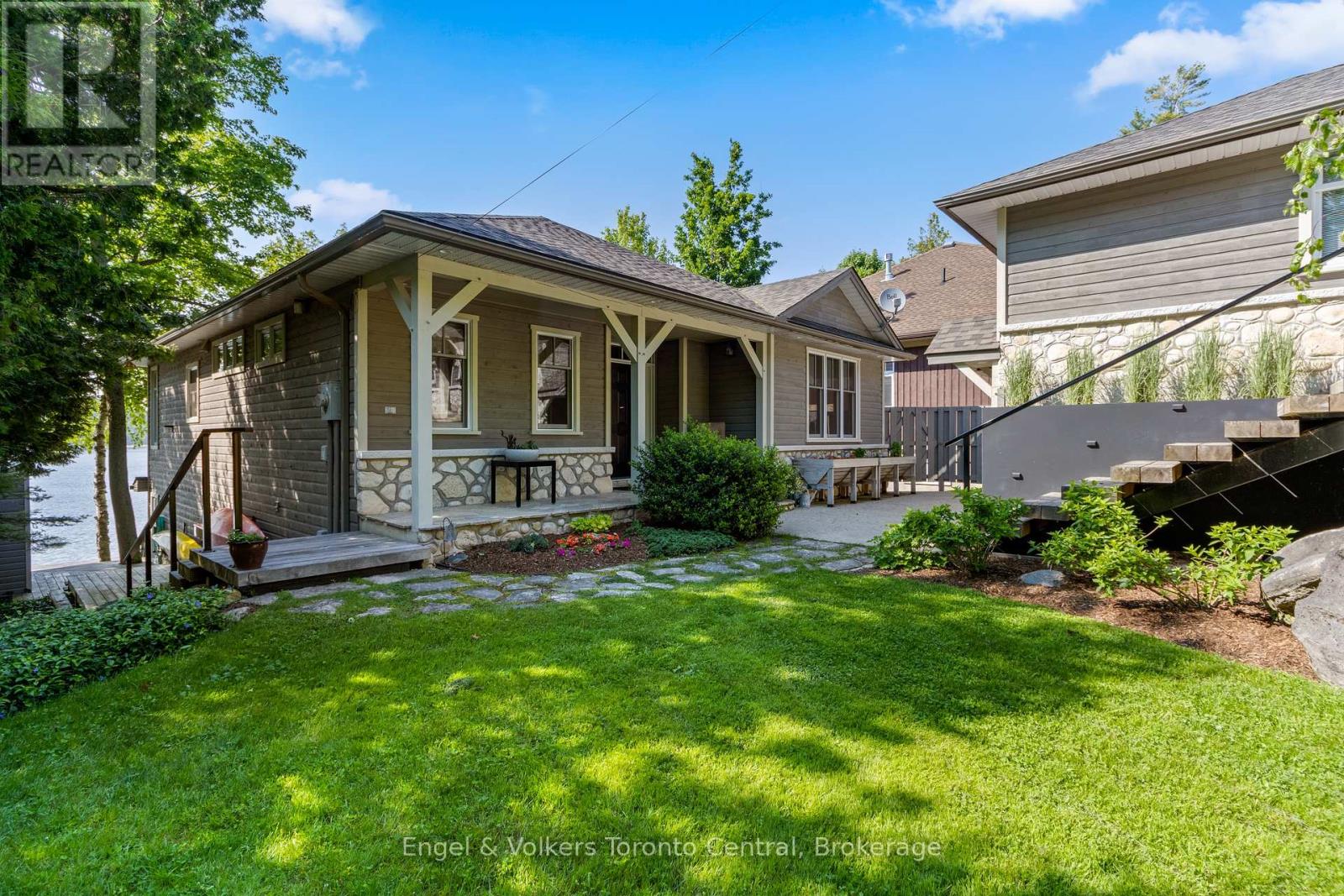 54 William Street, Northern Bruce Peninsula, Ontario  N0H 1W0 - Photo 5 - X12978438