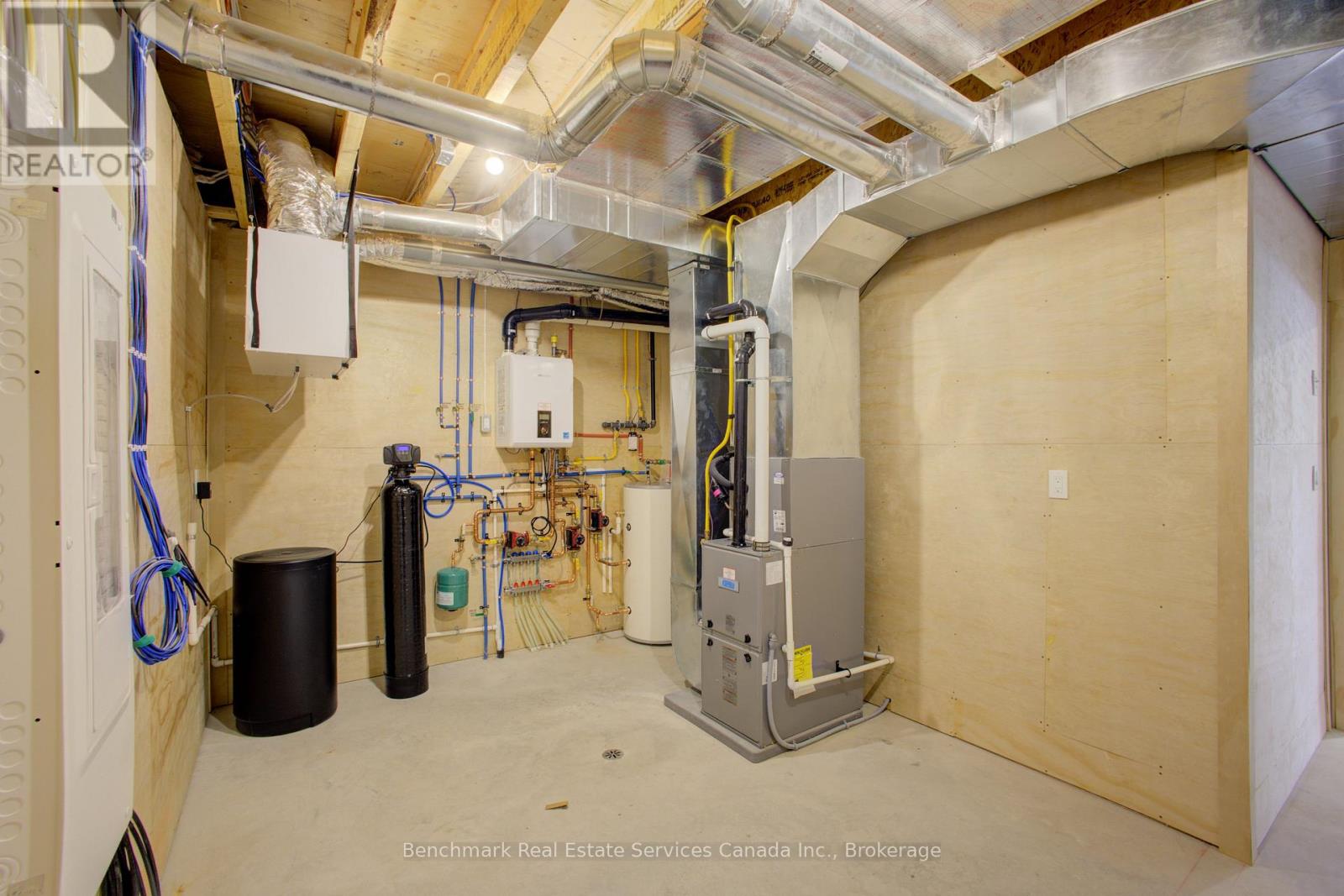 62 Cavalier Crescent, Huron-Kinloss, Ontario N0G 2R0 - Photo 17 - X12978454