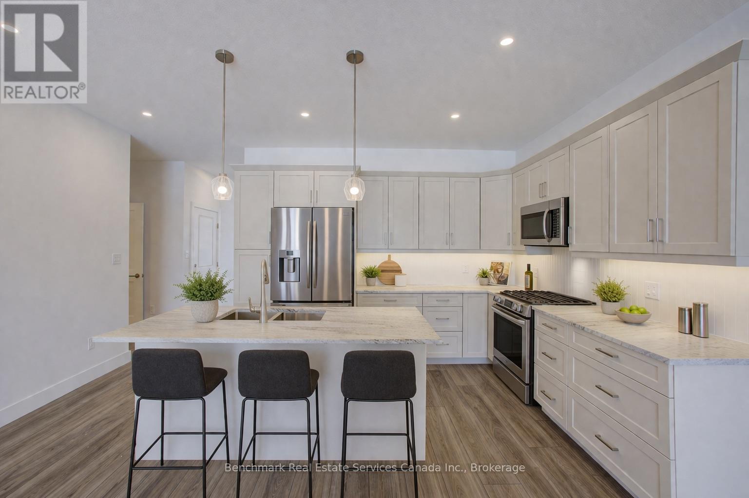 62 Cavalier Crescent, Huron-Kinloss, Ontario N0G 2R0 - Photo 4 - X12978454