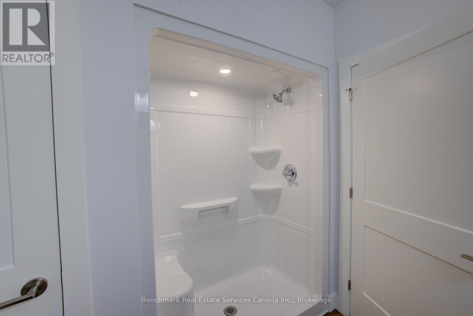 64 Cavalier Crescent, Huron-Kinloss, Ontario N0G 2R0 - Photo 13 - X12978458