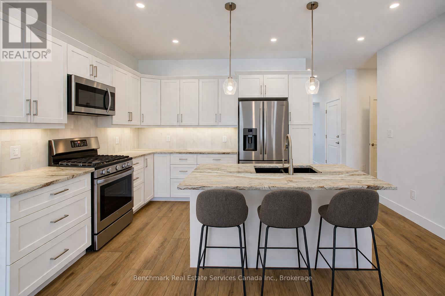 64 Cavalier Crescent, Huron-Kinloss, Ontario N0G 2R0 - Photo 4 - X12978458