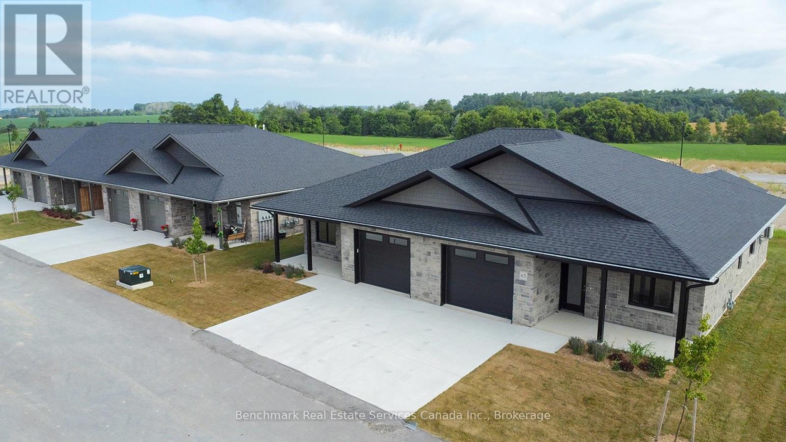 65 Cavalier Crescent, Huron-Kinloss, Ontario  N0G 2R0 - Photo 2 - X12978468