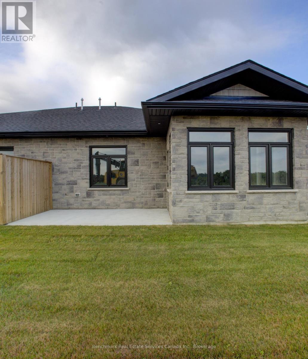 59 Cavalier Crescent, Huron-Kinloss, Ontario N0G 2R0 - Photo 14 - X12978476