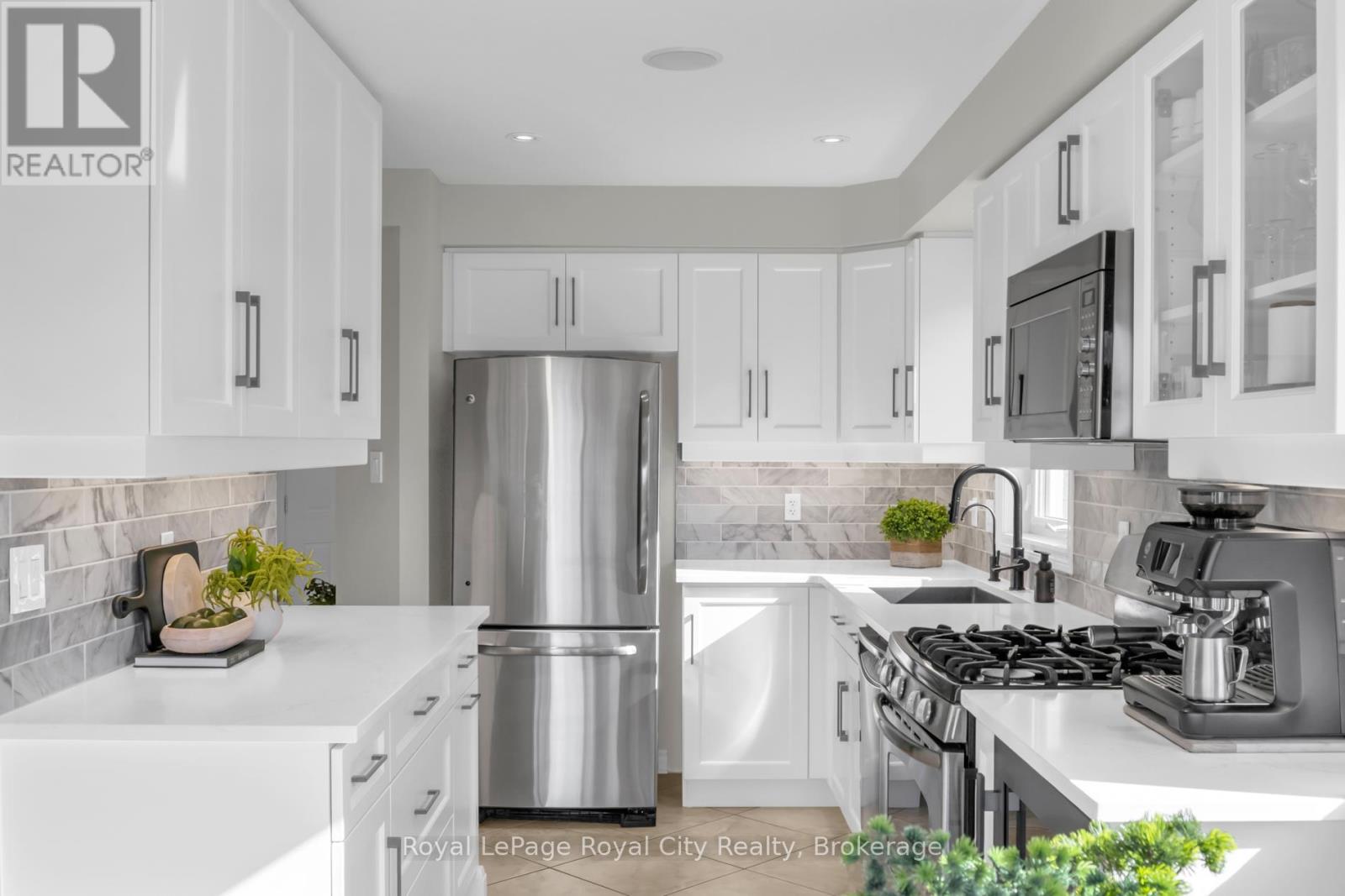 71 Vaughan Street, Guelph, Ontario  N1G 0B3 - Photo 10 - X12978492