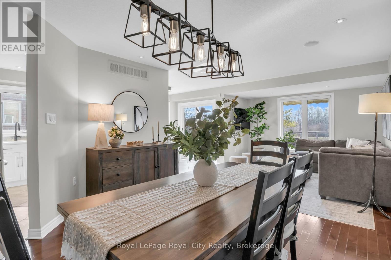 71 Vaughan Street, Guelph, Ontario  N1G 0B3 - Photo 4 - X12978492